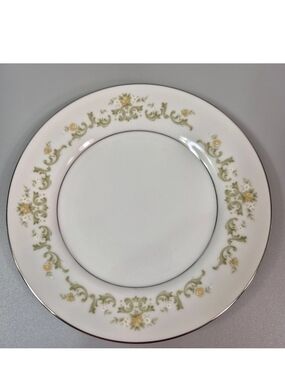 Towne House Set of 6 Fine China Regal Dessert Plates 6" 2/8 Good Pre Loved.   ¹